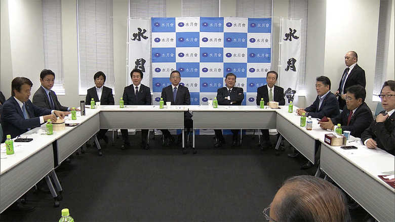 自身が会長を務める派閥の会合(10月17日)