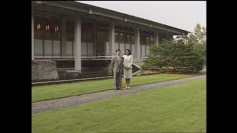 東宮御所に入られた両陛下（当時は皇太子ご夫妻）（1994年7月）