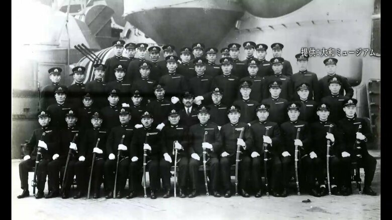 戦艦「大和」の甲板で撮影された写真（資料提供：大和ミュージアム）