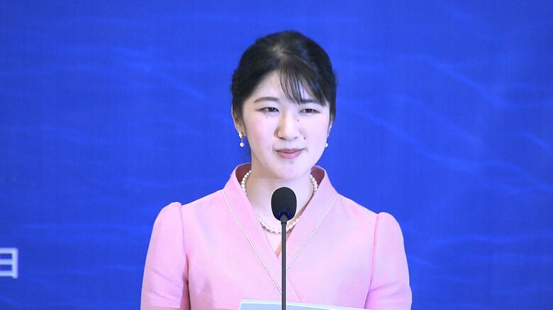 午餐会ではラオス語を交えておことばを述べられた　11月20日