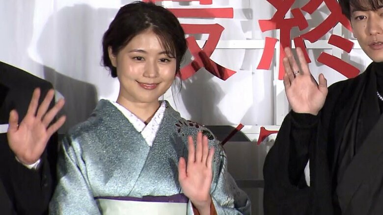 美しい着物姿の有村架純