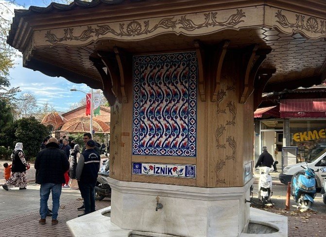 イズニックタイルで装飾された手洗い場