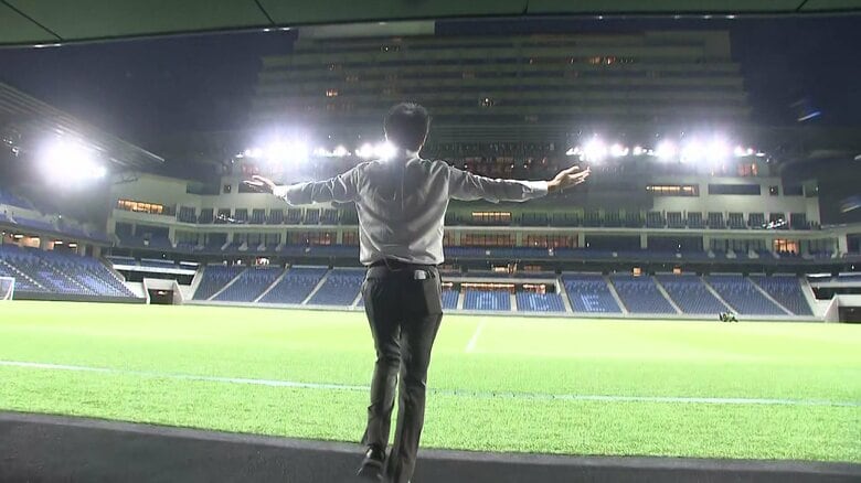 選手の入場口からスタジアムを見渡した光景