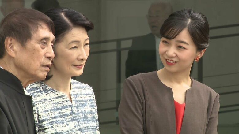 香川県の直島で「瀬戸内国際芸術祭」を視察される紀子さまと佳子さま