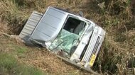 【出合い頭に衝突事故】乗用車運転の70代男性と軽トラック運転の40代男性が『意識不明』軽トラックは“側溝に転落”乗用車側に一時停止の標識〈北海道妹背牛町〉