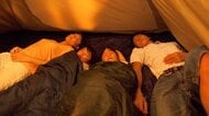 テント泊で眠れなかった…を防ぐ3つのヒント。安眠を妨げる「寝具」「寒さ」「視聴覚」の対策を外遊びの達人に聞いた
