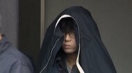 “刃物男”に警察官2人が拳銃構える　元交際相手と金銭トラブルか…銃刀法違反・殺人予備などの疑いで藤林和宏容疑者（20）を送検　福岡・福津市