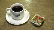 なぜ名古屋の喫茶店ではコーヒーに「豆菓子」が…背景にあったピーナッツ会社の戦略と“名古屋ならではの事”