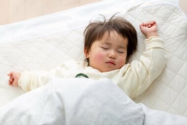 夜9時までの「0~2歳児の就寝」を半数以上ができていない…“遅寝”の悪影響を医師に聞いた