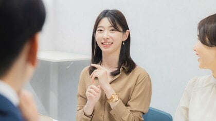 背が高い人に「背が高い」と褒めても響かない。相手も気づかない強みを見つける5つの褒めの視点