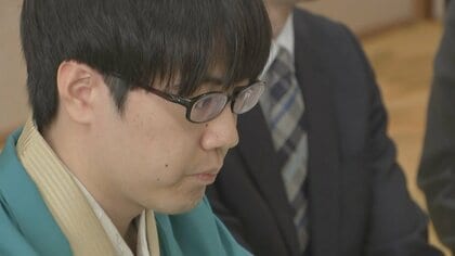 「地元富山にタイトルを持ち帰る」　棋聖戦で藤井聡太棋聖に挑む服部慎一郎七段の思い　第3局で「反撃の1勝を」　第1局では立山をイメージした着物で挑む