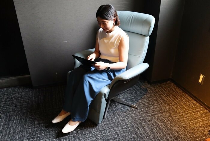 「ワークブース内でリモートワークをする」イメージ(提供:ネスレ日本)