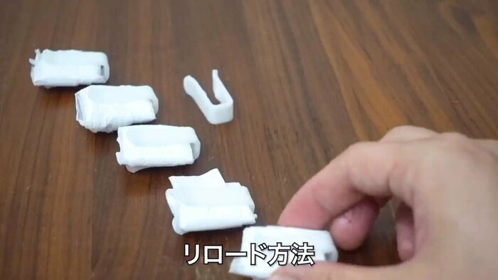 レジ袋を折りたたむ