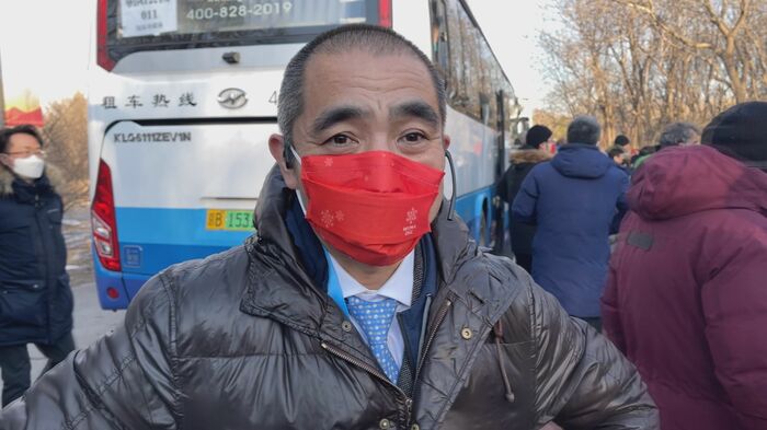 全員が当局が配布したマスクの着用を義務付けられた