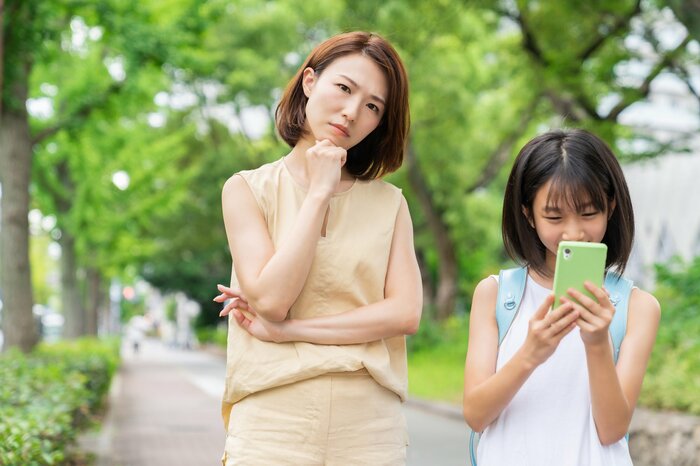 イメージ(子どものスマホ)