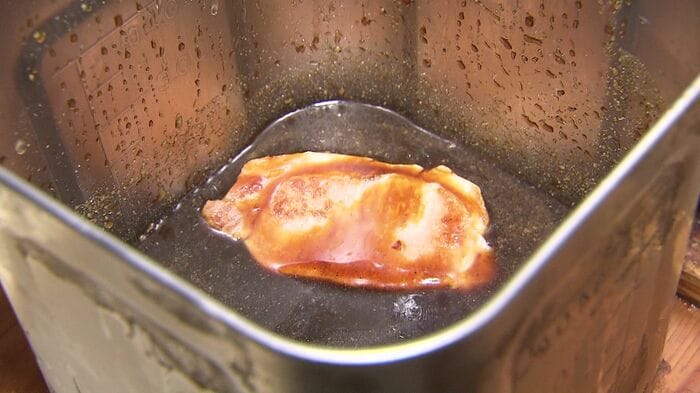 自家製の照り焼きソースを使用
