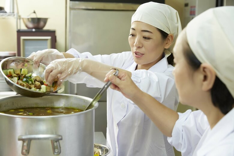 「もはやビジネスとして成り立っていない」“給食事業者”の6割超が業績悪化…実情を帝国データバンクに聞いた｜FNNプライムオンライン
