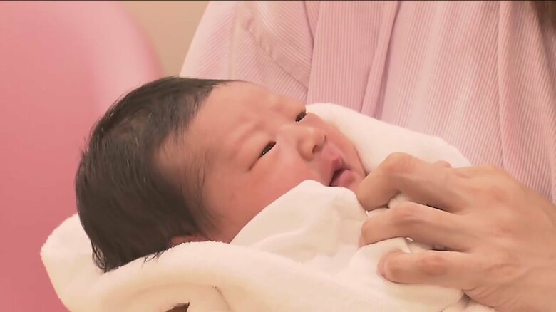 「おなかの中で色んなことを乗り越えてきた」被災地で新たな命が無事に誕生　被災した輪島からヘリで金沢へ移動し出産｜FNNプライムオンライン