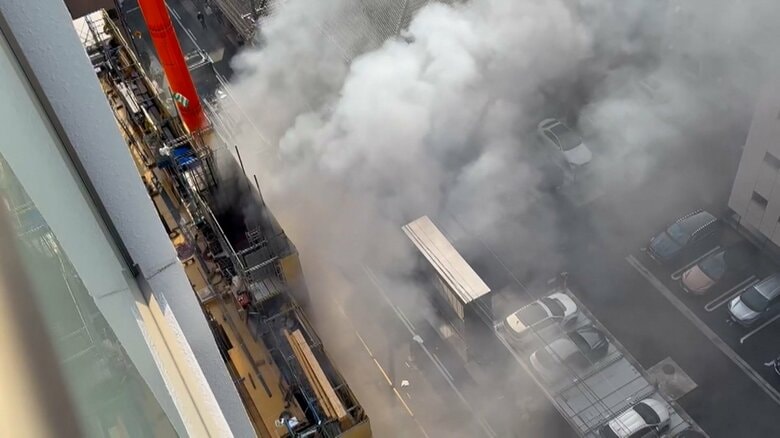 「揺れたので地震かと」マンション建設現場で爆発　60代男性作業員けが　ガスボンベ破損でガス漏れ引火か　名古屋市｜FNNプライムオンライン