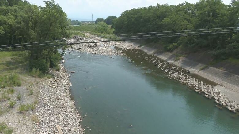 「信じたくない」高校1年生（15）が溺れて死亡　「川に飛び込んだ男性が浮かんでこない」と友人から通報　友人3人と川遊び中｜FNNプライムオンライン