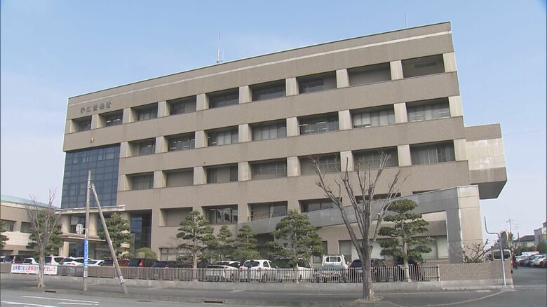 【速報】「壁が破壊され煙が見える」と通報　アパートの一室で爆発　ガラスの引き戸2枚割れ1人けが　調理中に何らかの原因で爆発か　山口・宇部市｜FNNプライムオンライン