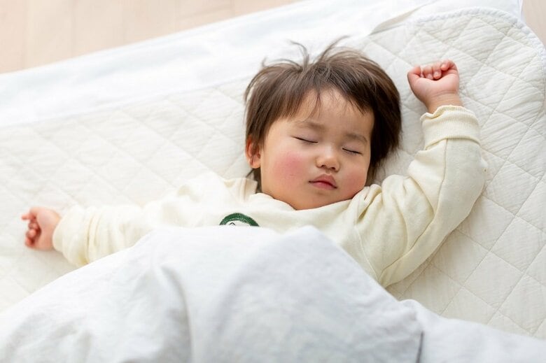 夜9時までの「0～2歳児の就寝」を半数以上ができていない…“遅寝”の悪影響を医師に聞いた