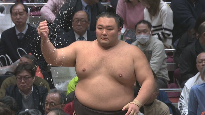 朝乃山が「通算400勝」の節目飾る! 竜電を寄り切り4連勝【大相撲初場所 5日目結果】|FNNプライムオンライン