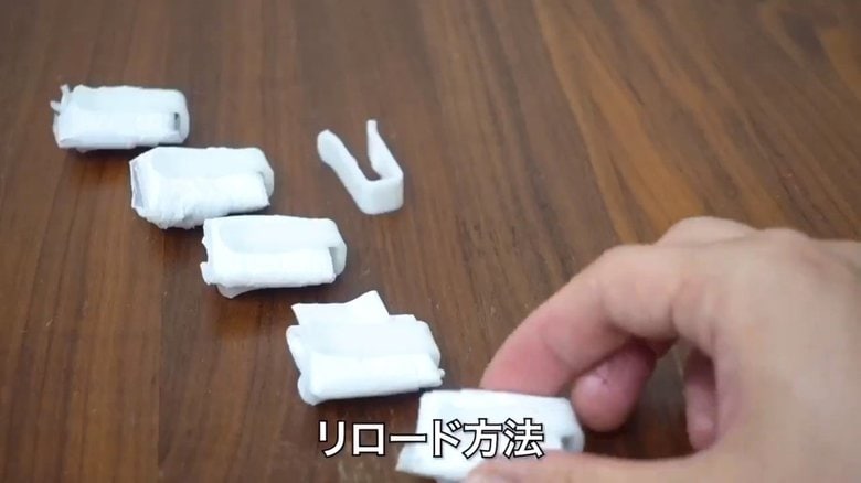 レジ袋を折りたたむ