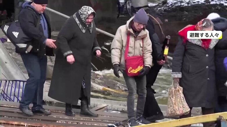 ウクライナで避難する人々