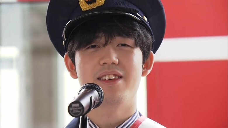 終始笑顔だった藤井六冠