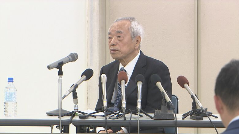 辞職願を提出した谷川弥一衆院議員
