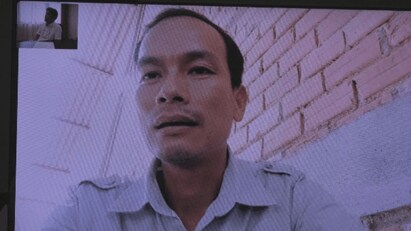 オンラインで取材に応じるソック・ミエン社長