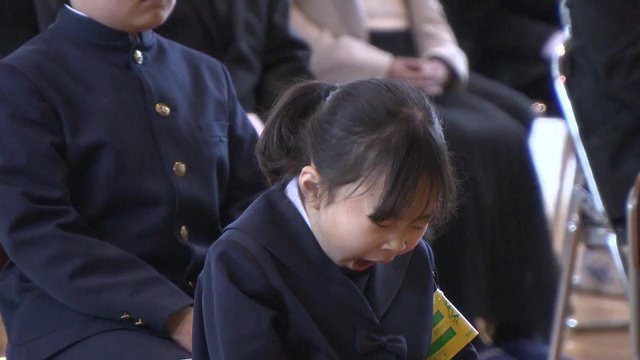 閉校式　ちょっと眠たそうな栞さん