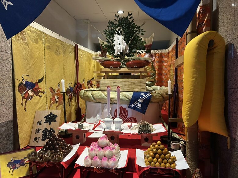 町ごとの傘鉾も圧巻だ