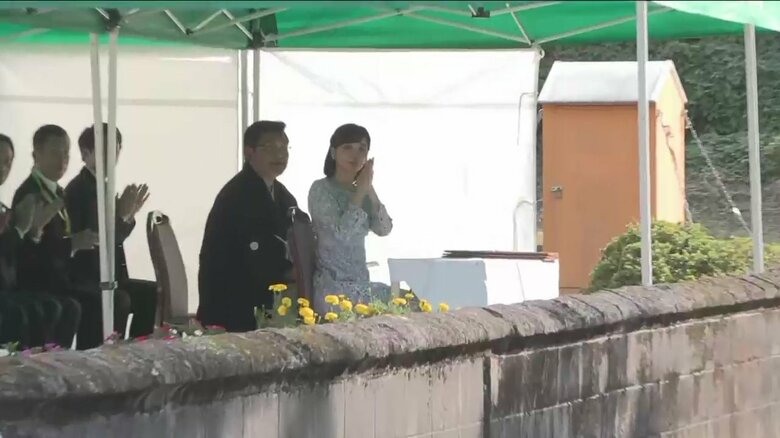 900年の伝統を持つ流鏑馬(やぶさめ)を視察される佳子さま