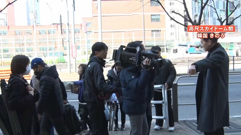 選手が全く見えない場所まで下がってと指示される