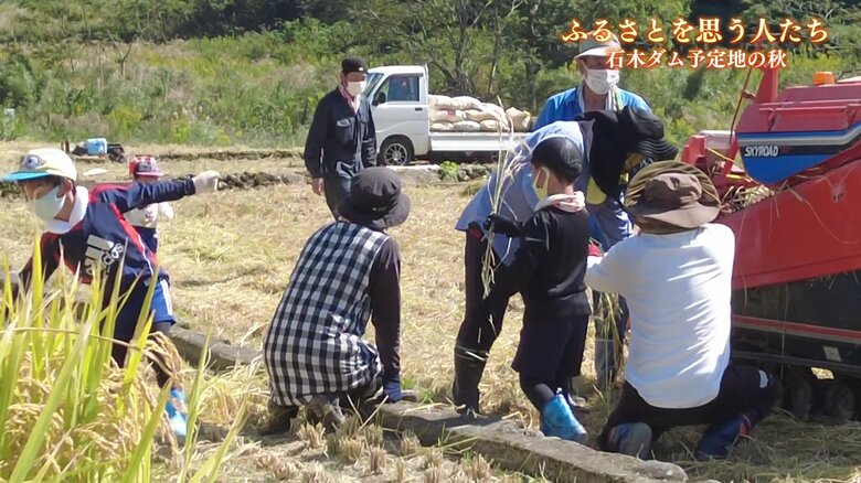 家族・親戚総出で収穫作業