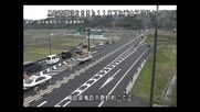 【速報】山陰道でバイクの単独事故…吉岡温泉IC付近で通行止め　運転手1人を救急搬送（鳥取）
