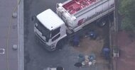 【速報】タンクローリーが物損事故　ガソリン流出で周辺警戒　大阪・中央区