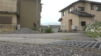 上市町で85歳女性が車にはねられ死亡　自宅敷地内で知人の86歳女性が運転する軽自動車に