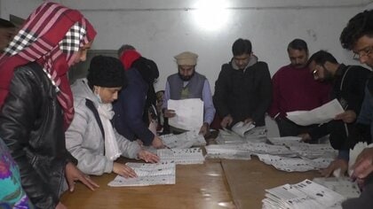 与野党双方が「勝利宣言」異例の事態に　パキスタン総選挙“混乱”広がる