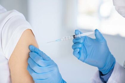 コロナワクチン接種を推奨する「ワクチン休暇」…特別有給休暇など企業も働きかけ