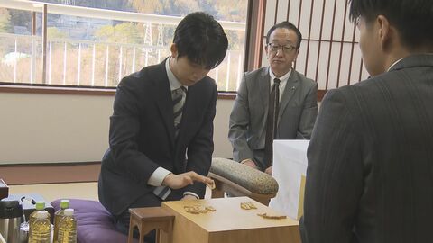 藤井六冠はカド番…棋王戦五番勝負第4局を前に対局場で検分 挑戦者の増田八段が2勝1敗とタイトル奪取に王手