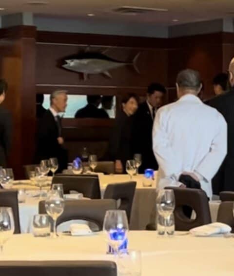 帰国前にクラブケーキやロブスター　高市首相ワシントン最後のランチでつかの間の休息？