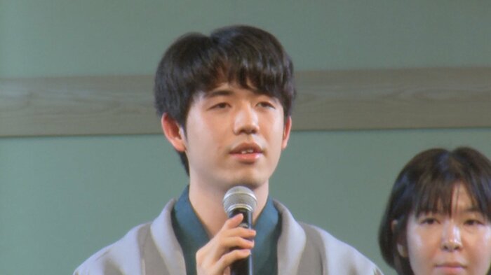 鉄道好きでも知られる藤井七冠「九州新幹線に乗れてよかった」と話す藤井七冠