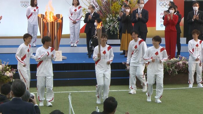 聖火リレーの第1走者はW杯を制したなでしこジャパンの優勝メンバーだった