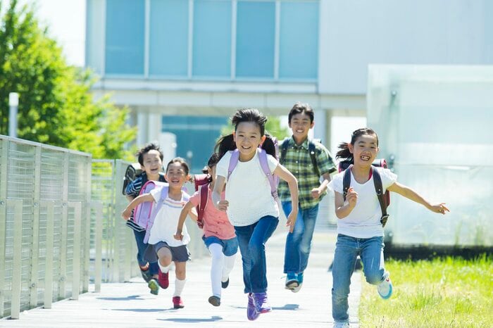 支援や子どもたちの過ごし方も運営によってさまざま(画像:イメージ)