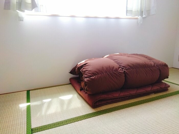 （1）寝具をたたむ