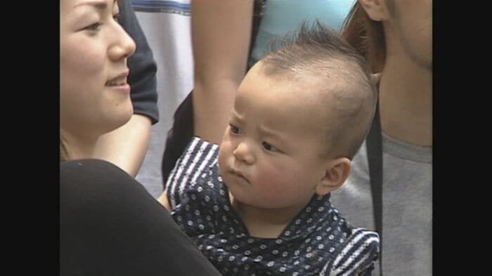 赤ちゃんもベッカムヘアに…