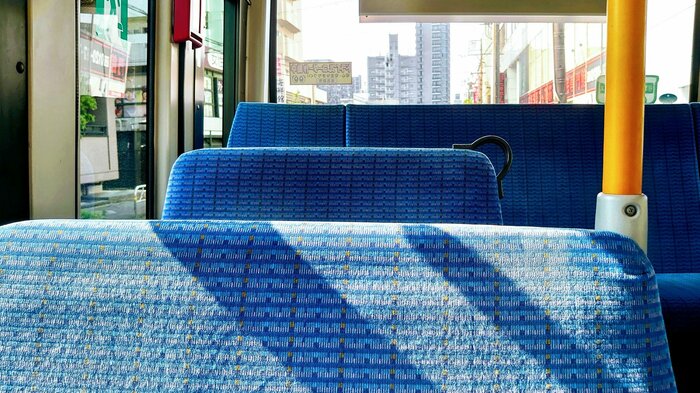 バスは地域に欠かせない交通手段のひとつ（画像：イメージ）